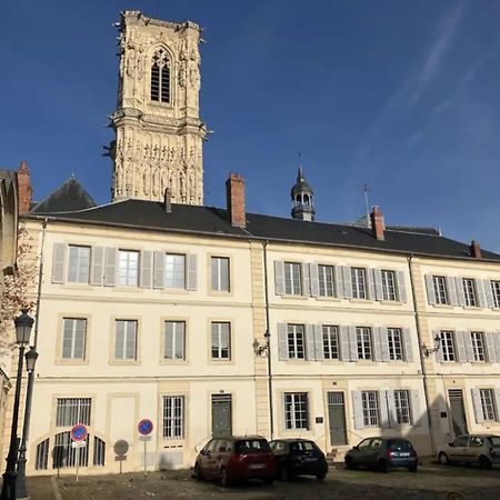 La Chapelle, Les Suites Du Palais, L'Unique 5 Etoiles De Nevers, Suite D'Exception, By Primo C0Nciergerie Εξωτερικό φωτογραφία